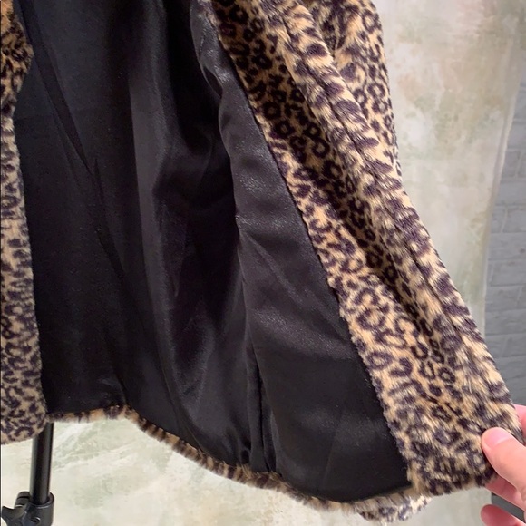 Faux fur short crop jacket - Picture 5 of 7